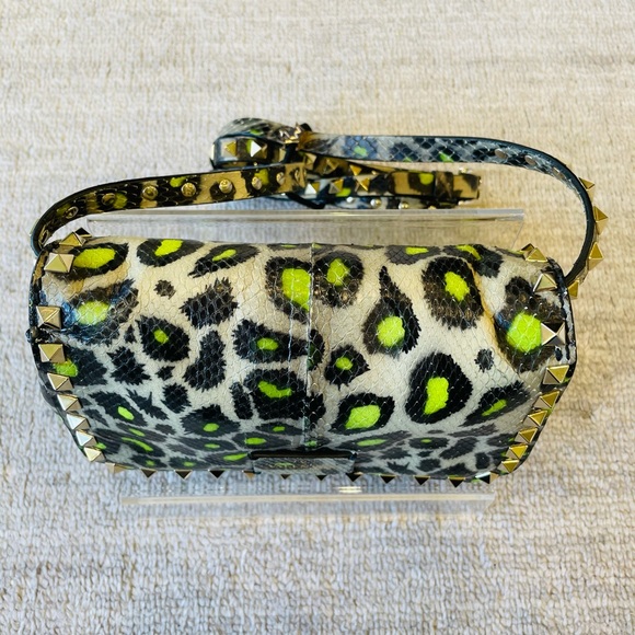 🎉 HP 🎉 Valentino Mini Rockstud Flap Crossbody - Picture 6 of 10